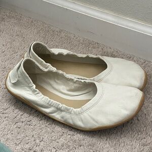 Vivo Barefoot Cream Leather Flats